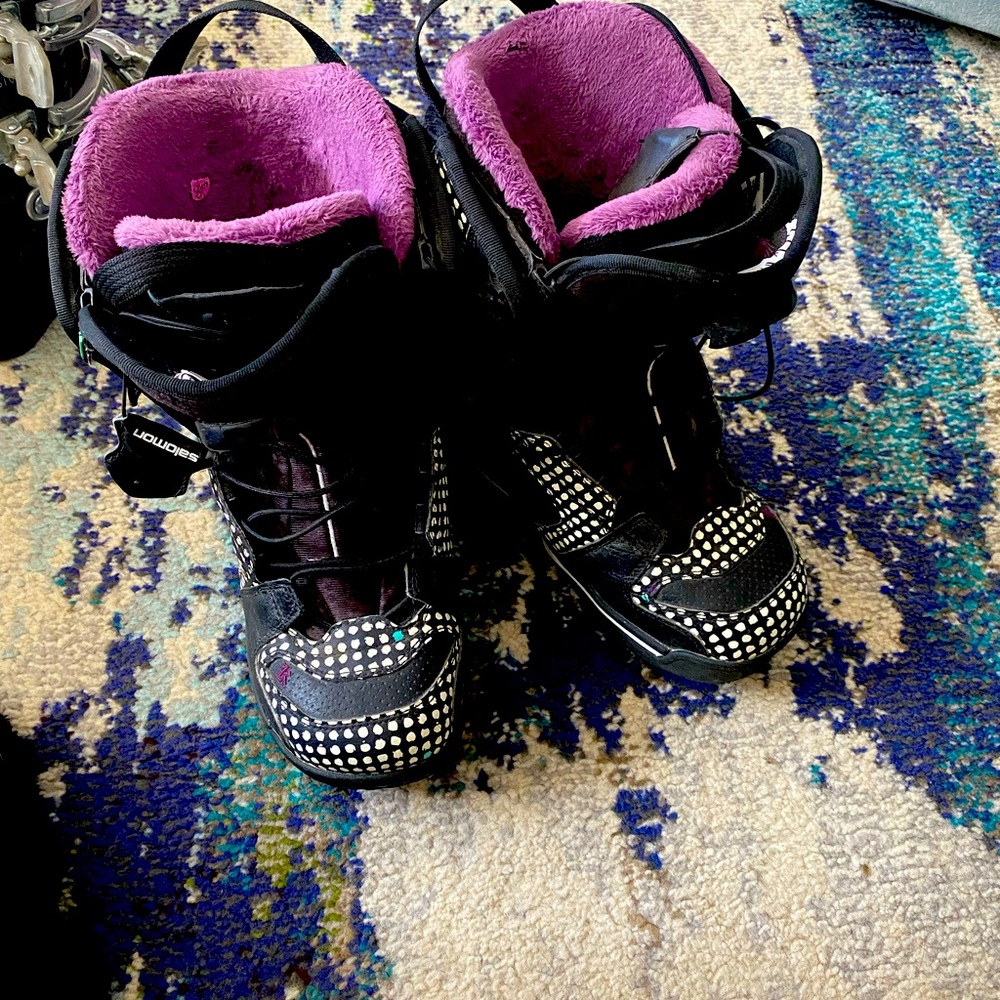 Women’s snowboard boots